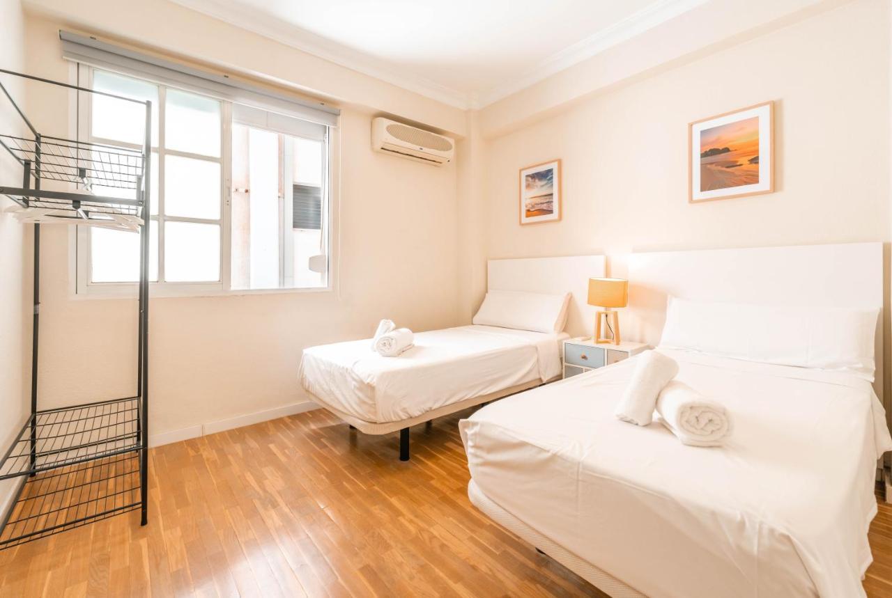 Gran Apartamento De 3 Habitaciones Junto A La Catedral Малага Екстер'єр фото