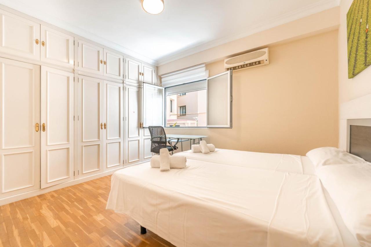 Gran Apartamento De 3 Habitaciones Junto A La Catedral Малага Екстер'єр фото